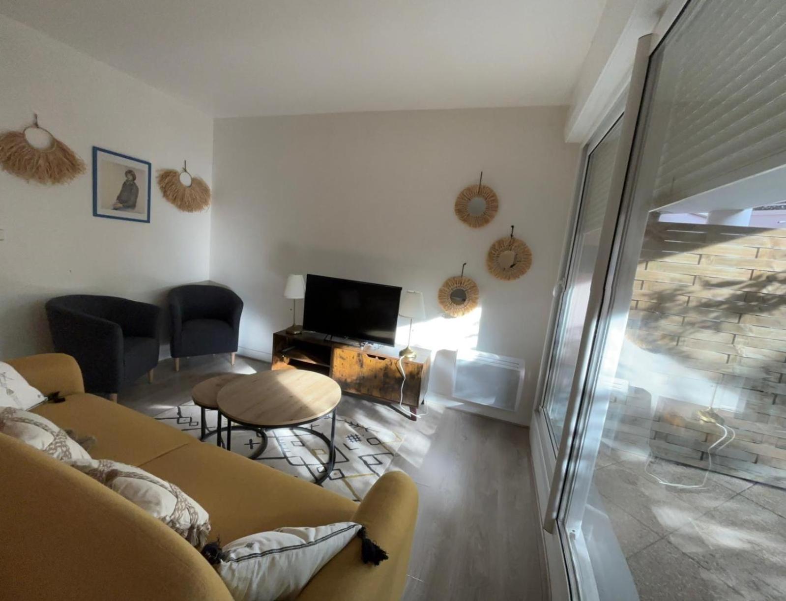 Appartement En Centre Ville Avec Cour Face Au Parc Pasteur Orléans Kültér fotó
